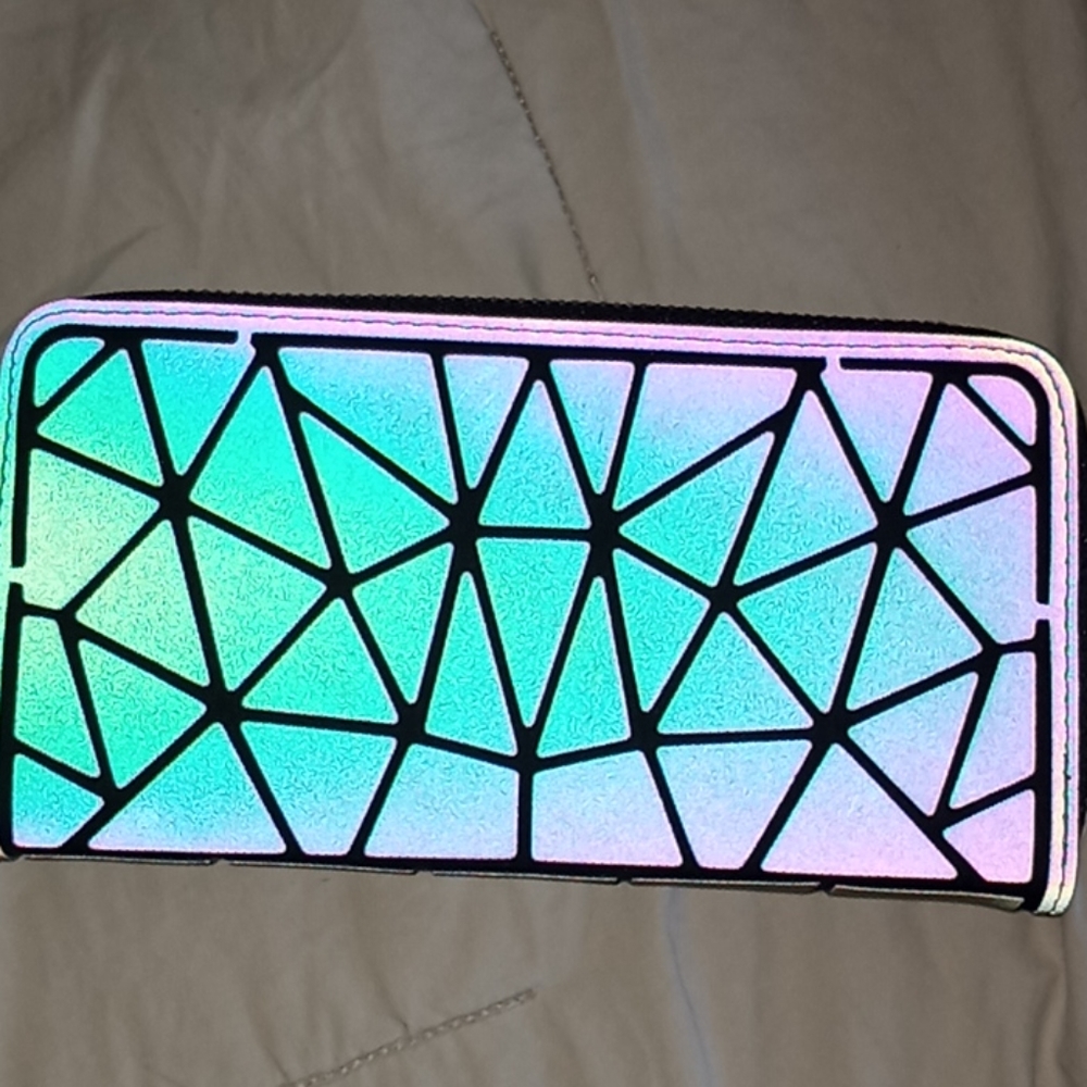 Rad color-changing wallet